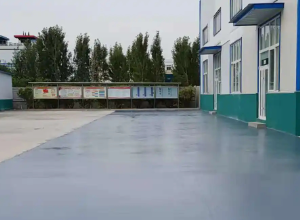 梧州彩色路面喷涂翻新的材料对冬季